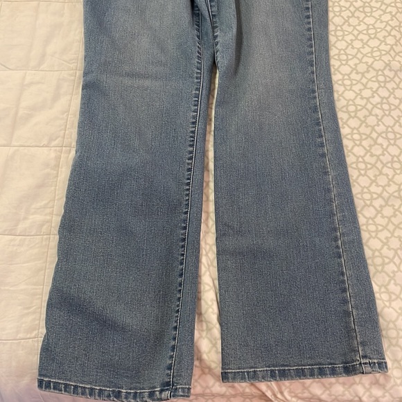 Gloria Vanderbilt All Around Slimming Jordyn Jeans 8 Petite - Picture 3 of 9